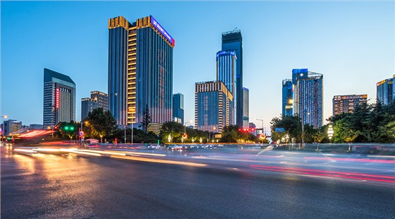 錦業路東向視角