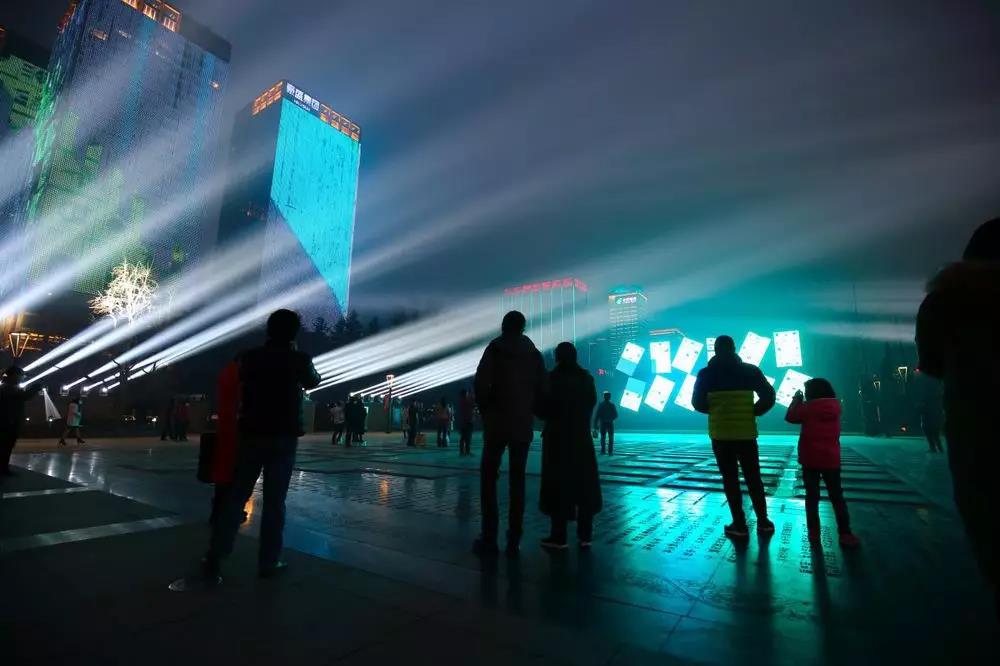 信達電通—西安高新區(qū)延平門北廣場燈光秀