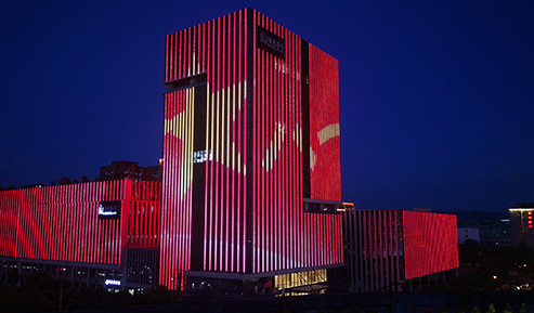 蘇溪鎮(zhèn)夜景燈光聯(lián)動(dòng)獻(xiàn)禮八一建軍節(jié)