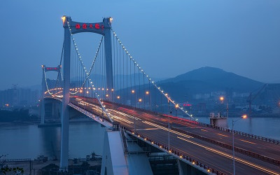 橋梁燈光重在勾勒